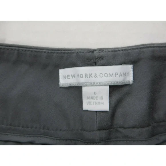 Womans New York Company Gray Shorts Size 6 - Picture 2 of 3